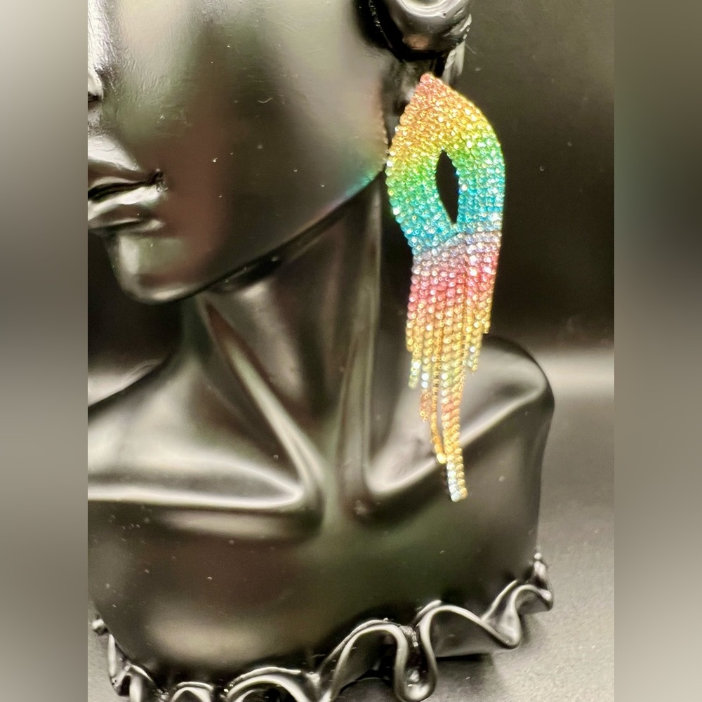 New Rainbow Gradient Crystal Drop Earrings - Picture 10 of 11